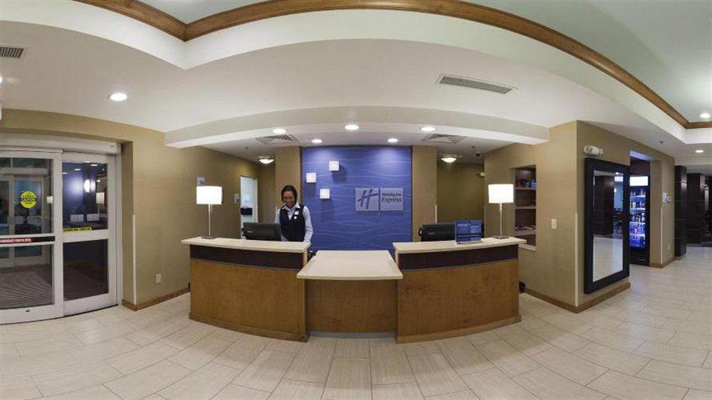 亚历山大智选假日酒店 - 贝尔沃堡 亚历山德里亚 外观 照片